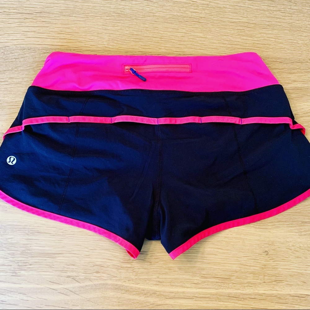 LULULEMON WOMENS SHORTS SIZE 4